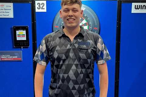 Young darts player forced to ditch his lucky shoes after brutal on-air roasting