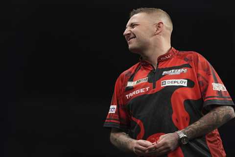 Aspinall's Shoulder Shocker: 'Dislocated' Just Before Premier League Showdown with Humphries