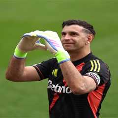United's Keeper Hunt Gets Messy: Villa Says No to Martinez Loan
