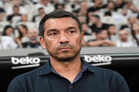 Slot's Genius Move: Snagging Van Bronckhorst for Liverpool's Title Defense