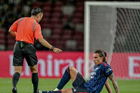 Arsenal’s £33.6M Defender Limps Off: Riccardo Calafiori’s “Tweak” Clouds Pre-Season Victory