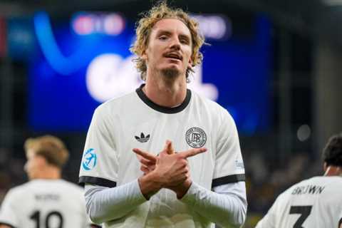 Man United and Newcastle Clash Over £40m Stuttgart Striker Nick Woltemade