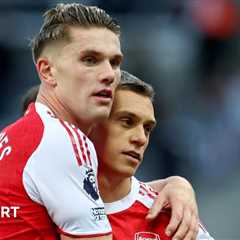 Arsenal Lead Premier League Without Regular Goalscorer