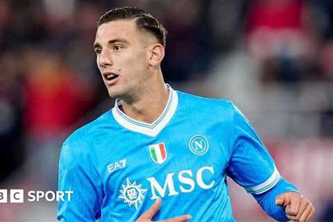 Forest Near Loan Deal for Napoli Striker Lorenzo Lucca