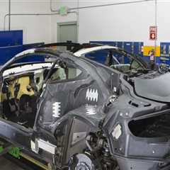 Finding Reliable Auto Body Garages in Thousand Oaks